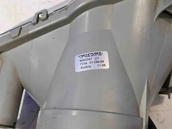 Farol Halógeno Volvo V70 II Esquerdo OE 8693347 image 4