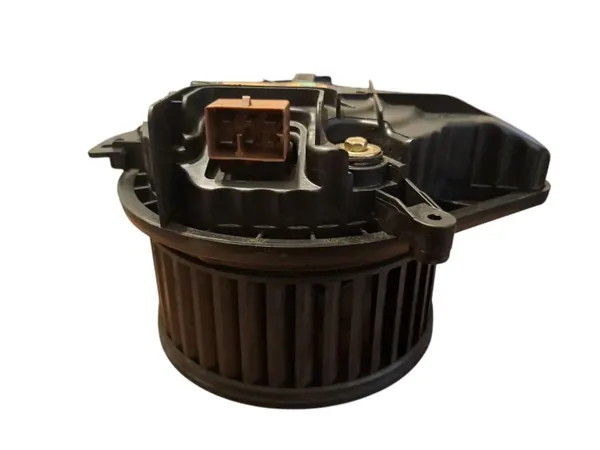 Audi A4 B6 sisätilatuuletin OEM 8E1820021B image 5