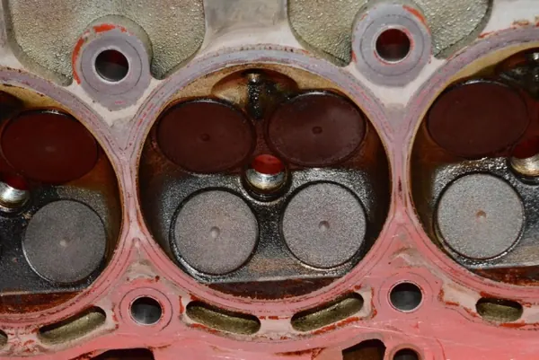 Culasse Moteur OEM 03C103358BF Occasion image 10