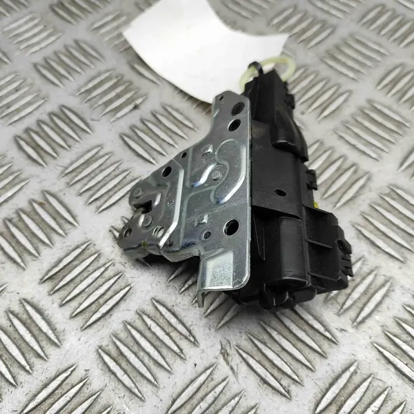 Bakluckslås Mercedes-Benz C W205 2017 image 5