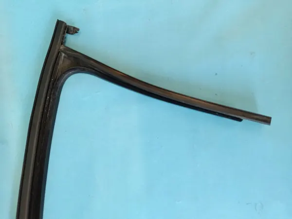 VW TIGUAN II Oven Ikkunalista OEM 5NA837431 image 5