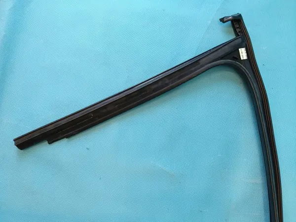 VW TIGUAN II Oven Ikkunalista OEM 5NA837431 image 8