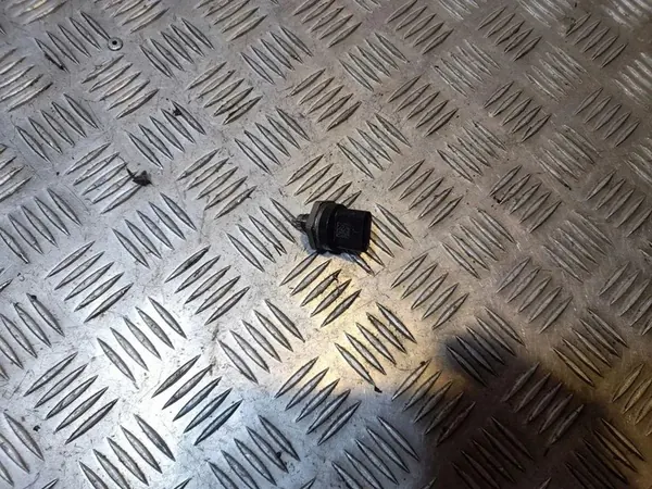 Capteur de pression de carburant Mercedes-Benz A2781530728 image 1