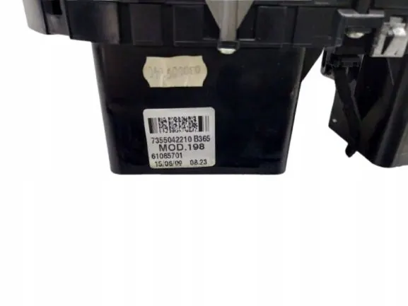 Fiat Bravo II 1.9 JTD Lufteinlassgitter OEM 7355042210 image 3
