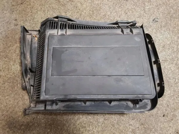 BMW Ilmansuodinkotelo OEM 64318379624 - Käytetty image 2