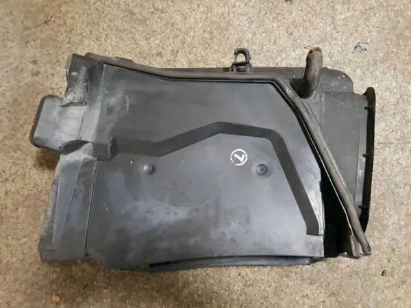 BMW Ilmansuodinkotelo OEM 64318379624 - Käytetty image 4