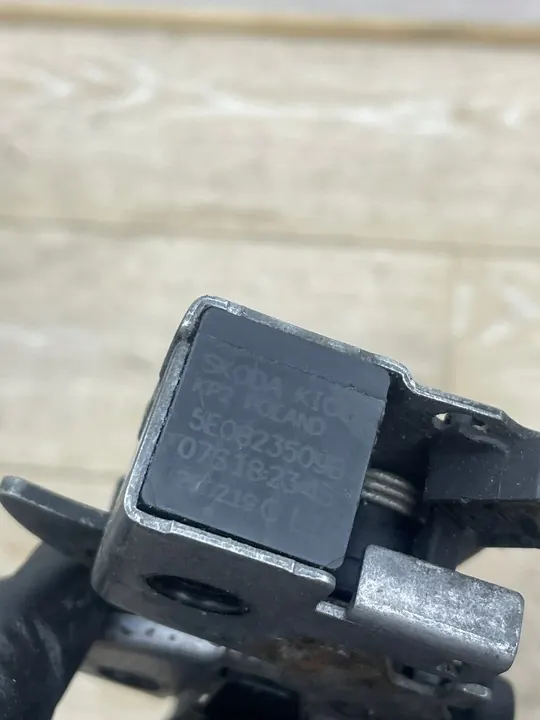 BMW 2 F22 F23 Vänster Bakljus Täckning 20979020 image 2