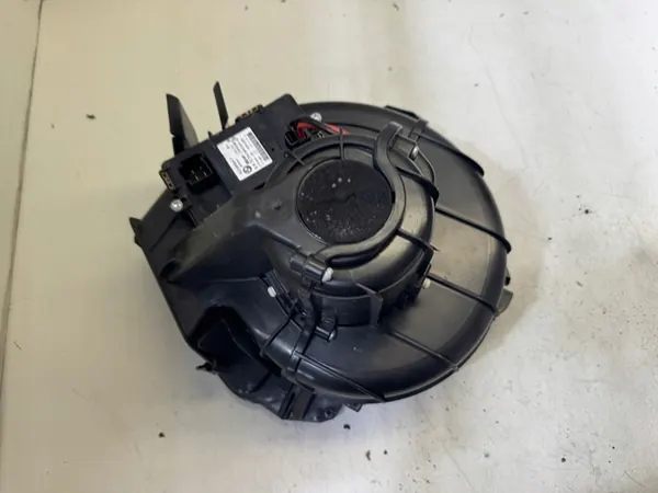 BMW 5 F10 2.0 D Fläkt 9220847 image 3