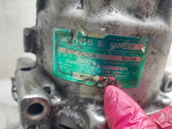 Compresor AC OEM 8074AKASACJ para Renault Laguna I image 6