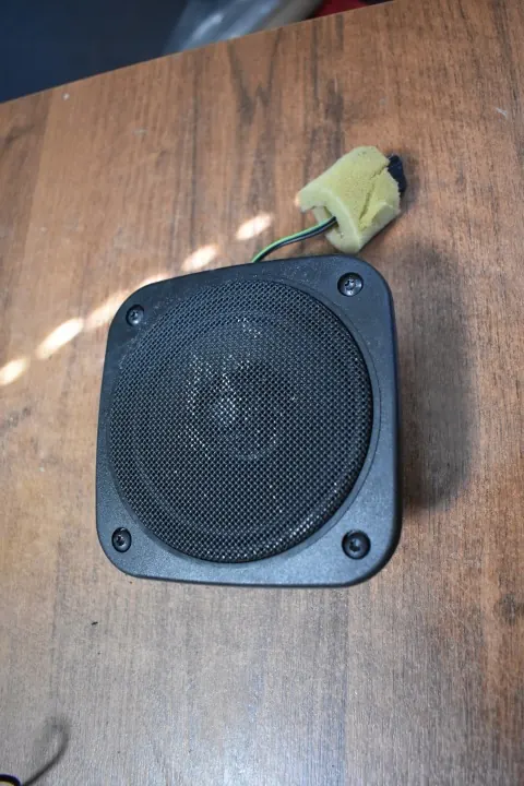 Altavoz Mercedes OEM A4638201602 - Usado image 2