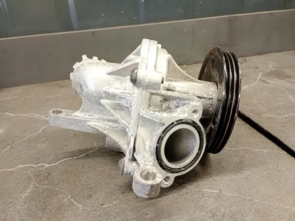 Vattenpump 2.0D D4204T Volvo S90 V90 V60 XC90 XC60 2020- OE 32252284 image 3