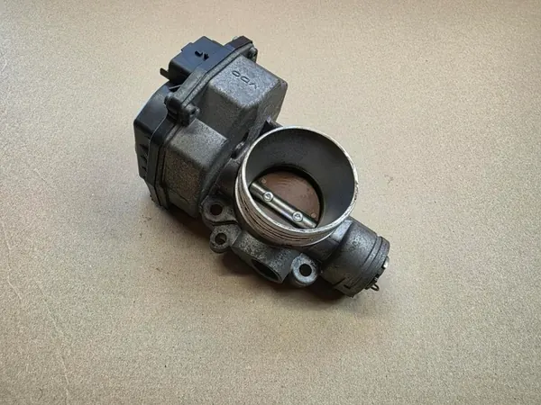 Gasklephuis OEM 9640796280 voor Peugeot 207 1.4 image 2