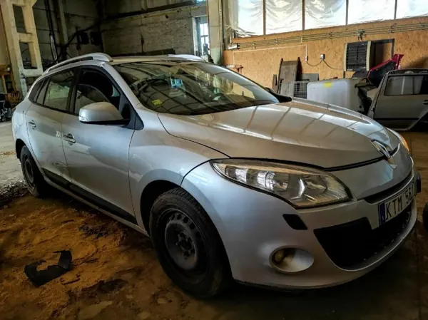 Colector de escape OEM 8200874116 Renault Megane 1.5L image 4