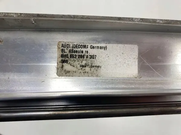 Protège-par-brise Audi A4 Cabrio OEM 8H0853266A image 3