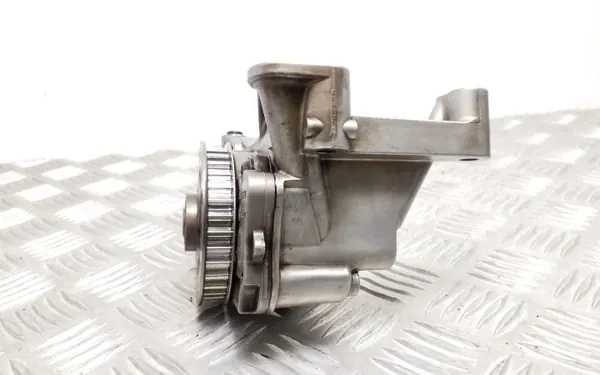 Bomba de aceite Skoda Octavia OEM 03L115105C - Usado image 3