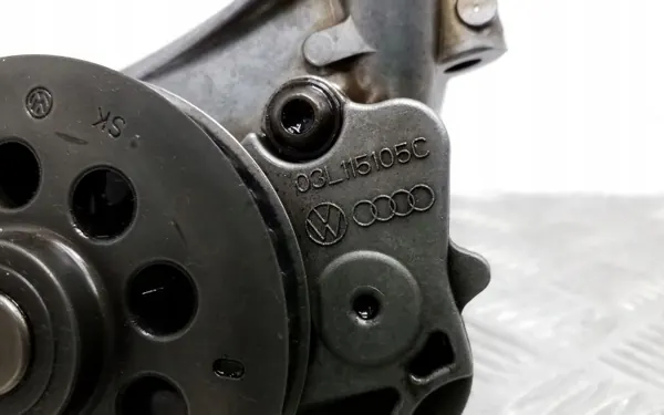 Bomba de aceite Skoda Octavia OEM 03L115105C - Usado image 6
