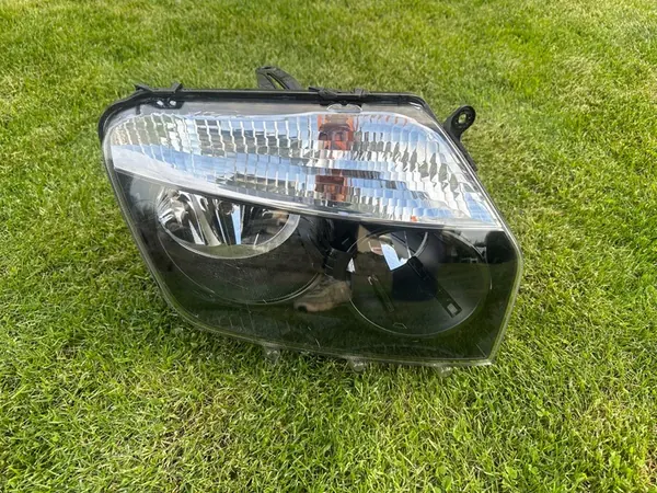 Oikea etuvalaisin Dacia Duster I 10-13 OEM 260101891R image 2