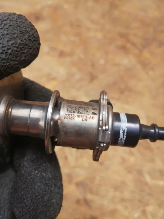 Injecteur AdBlue OEM MX73-189E3 pour Range Rover Evoque image 5