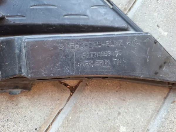 Griglia centrale paraurti anteriore Mercedes A-Class W177 AMG image 7