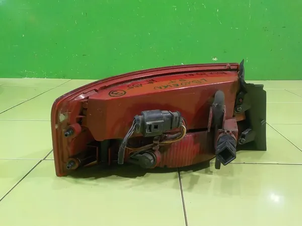 AUDI A5 8T 2.0 TFSI Lámpara Trasera Derecha 8T0945096D image 3