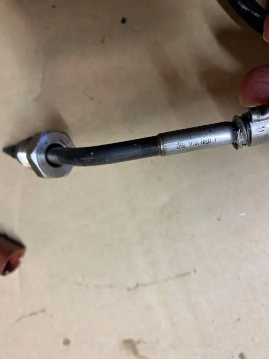 Sensor de Temperatura Audi A6 A7 C8 Q5 05L906088J image 2