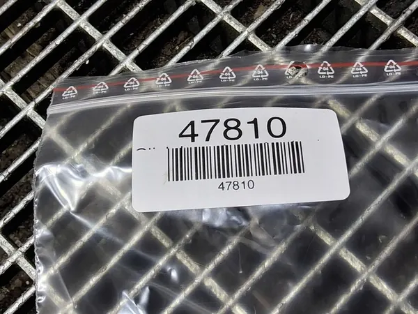 Grade de ventilação console Dacia OE 687608758R image 2
