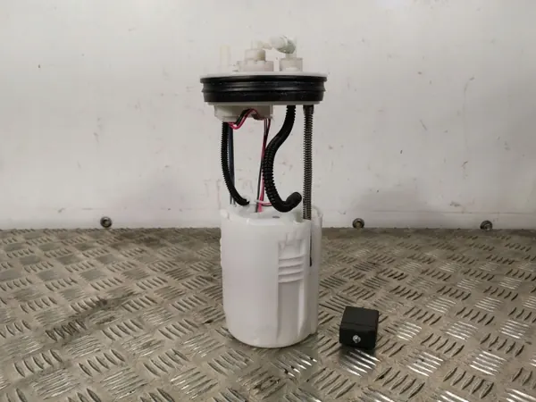 Honda HR-V Bränslepump OEM FBZ4199 - Begagnad image 2