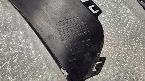 Mercedes CLE AMG bumperstrip links OEM A2368852502 image 3
