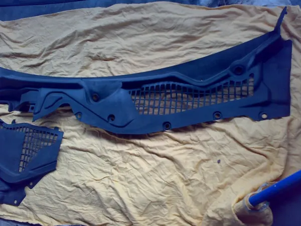 Ford OE FR3B-63018A15-AHW Panel de parabrisas usado image 2