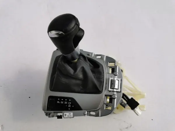 Mazda Versnellingspookhoes OEM MAZDA LEWAREK ZMIANY image 2