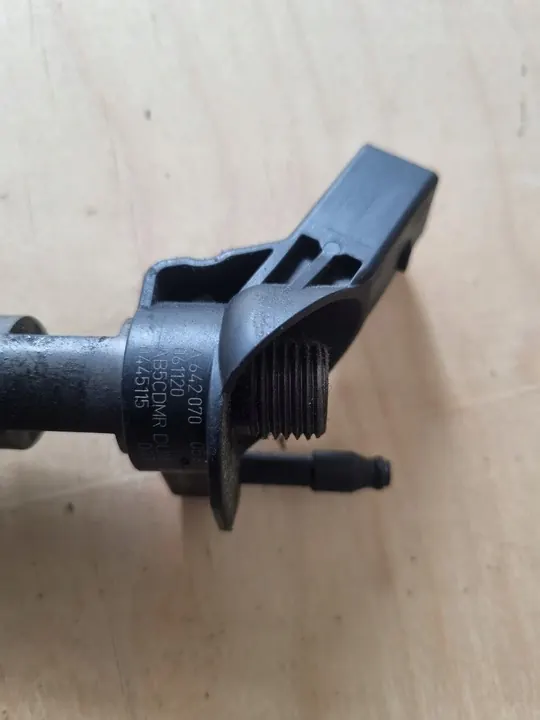 Inyector Mercedes-Benz OE A6420701187 image 2