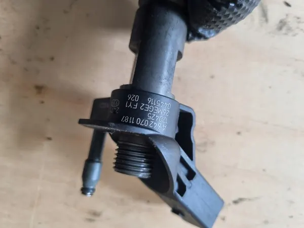 Inyector Mercedes-Benz OE A6420701187 image 5