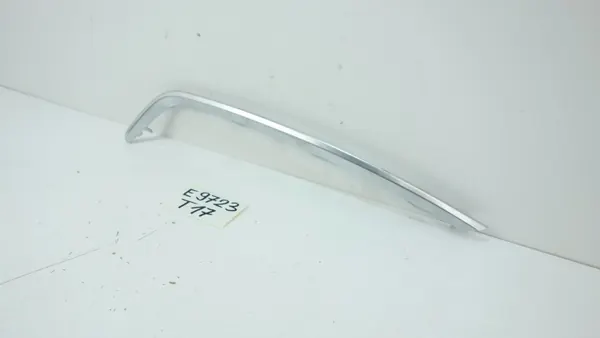Kia OEM 86574-J7KA0 Garniture Chrome Pare-choc Droit Avant image 3