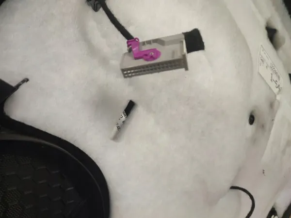 OEM TAPICERKA BOCZEK DRZWI LEWY TYŁ SKÓRA - Linker Achterdeurbekleding image 4