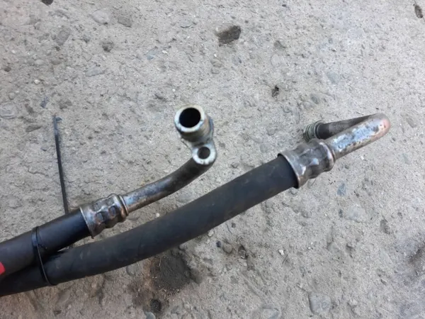 BMW E90/E92/E93 M3 Ölleitung OEM 2284077 image 4