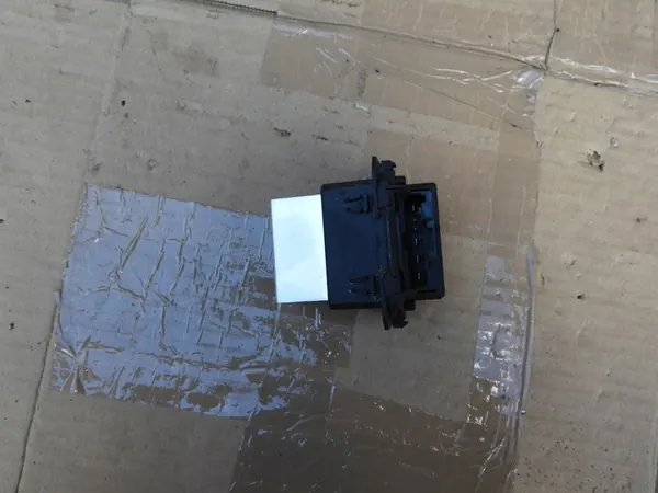 Resistor de ventilador MINI R55 R56 9286870-01 image 4