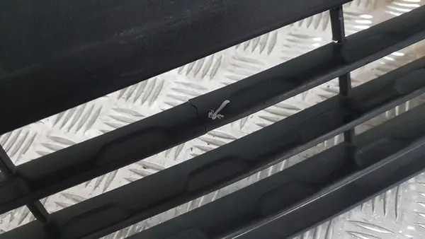 Kia Rio III 15-17 pare-chocs avant central d'origine OEM image 4