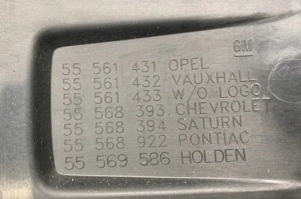 Moottorikansi OEM 55561431 Opel 1.4 Turbolle image 3
