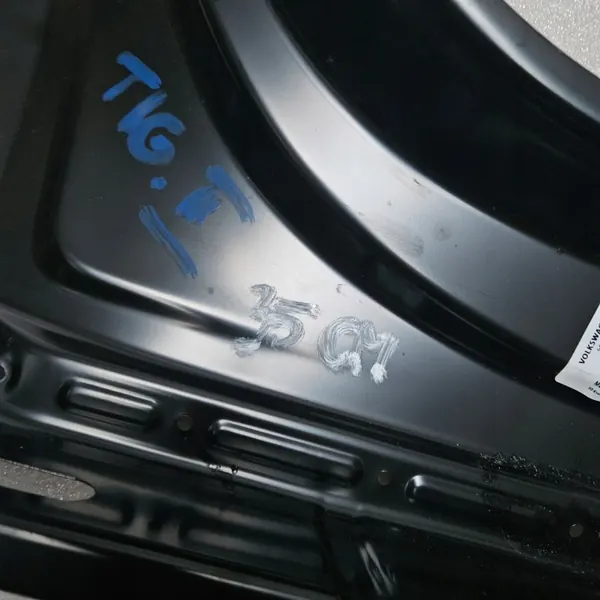 Soleira porta esquerda VW Tiguan II OEM 5NA809843A image 7