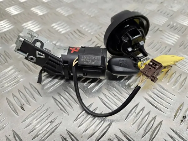Peugeot 208 2015 Ontsteekschakelaar OEM 9663123380 image 2