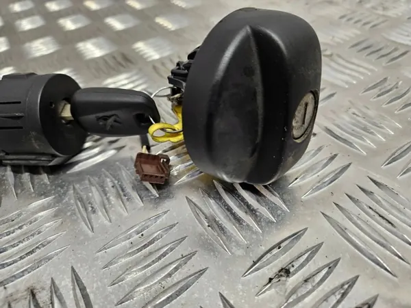 Peugeot 208 2015 Ontsteekschakelaar OEM 9663123380 image 5