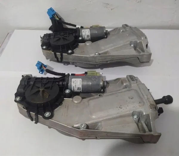 Fecho porta-malas Mercedes OEM A0999064703 - Usado image 2