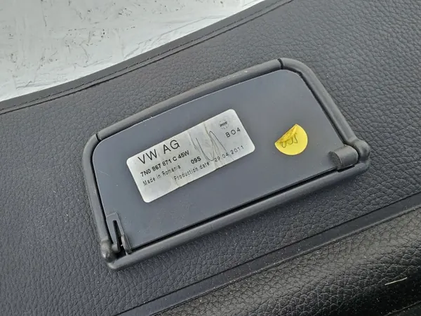 Volkswagen Sharan 7N Bagageutrymmesrulle OEM 7N0867871C image 4