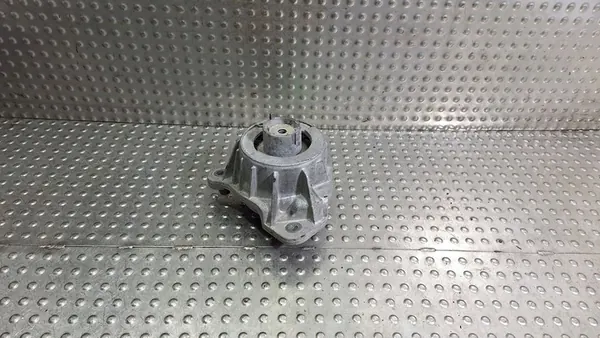 MB VITO W477 2014 2.2 CDI Engine Mount Right A4472410013 image 2