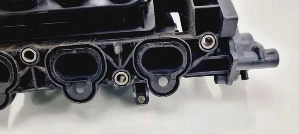 Colector de admisión Mazda 3 Sedán BK OEM 0998000056 image 3