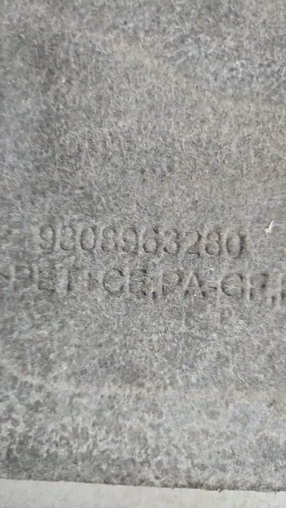 Moottorikansi 1.5 BlueHDI OEM 9808963280 Käytetty image 3