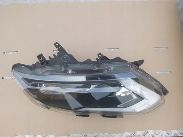 Oikea ajovalo Nissan X-Trail T32 Lift FL 17- OEM 26010-6FP1A image 2