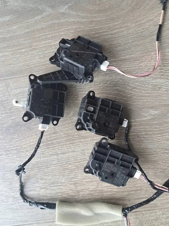 Soupape de chauffage OEM 277326RF8E - Nissan X-Trail image 3