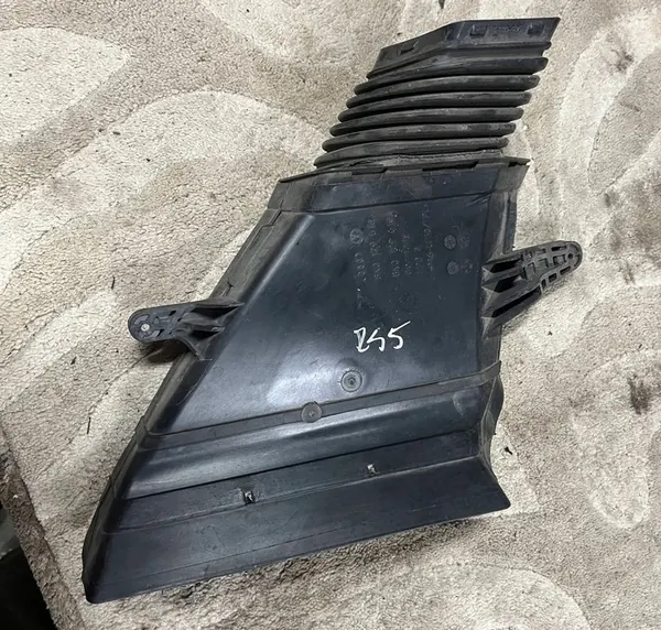 AUDI RS4 RS5 8T0 B8 Luchtinlaatkanaal image 2