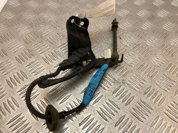Capteur suspension pneumatique avant UTO48756 Mitsubishi Outlander image 2